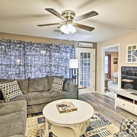 Updated Lake Taneycomo Condo With Screened Porch! Branson Bagian luar foto