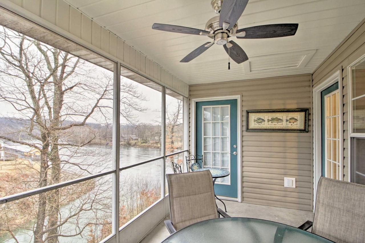 Updated Lake Taneycomo Condo With Screened Porch! Branson Bagian luar foto